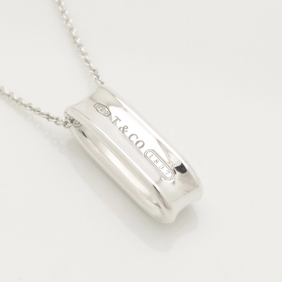 Authentic Tiffany & Co 1837. 925 Sterling Silver 1” oval pendant on 18” chain. - Picture 1 of 16